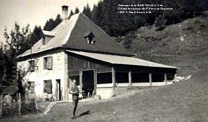 COLO JEUNE FRANCE 1953 P. Rispoli devant le Ru